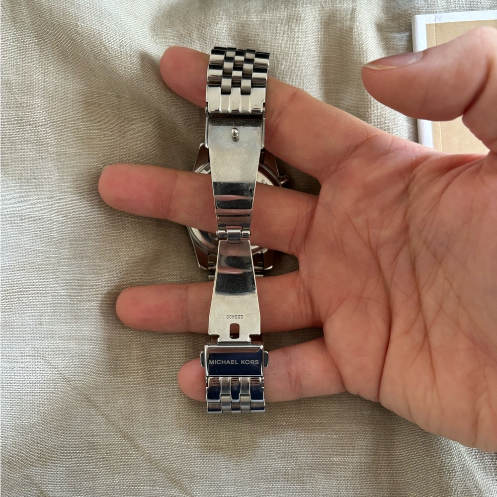 Michael Kors Watch - Picture 4 of 7